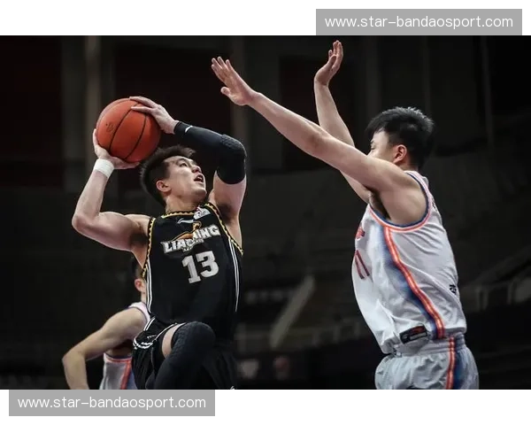 篮球新闻更新：赛场风云与未来展望